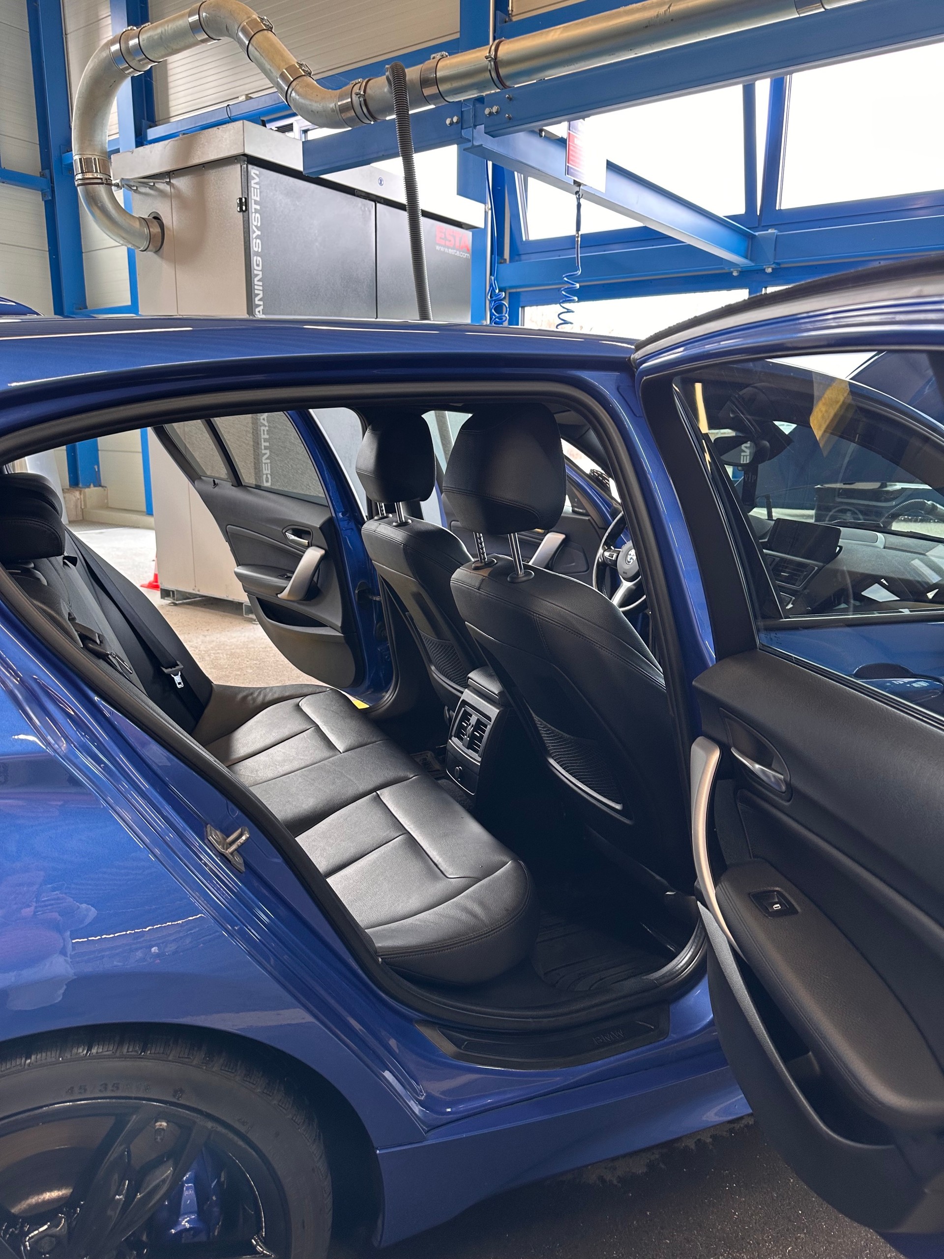 BMW M135i xDrive-image-2