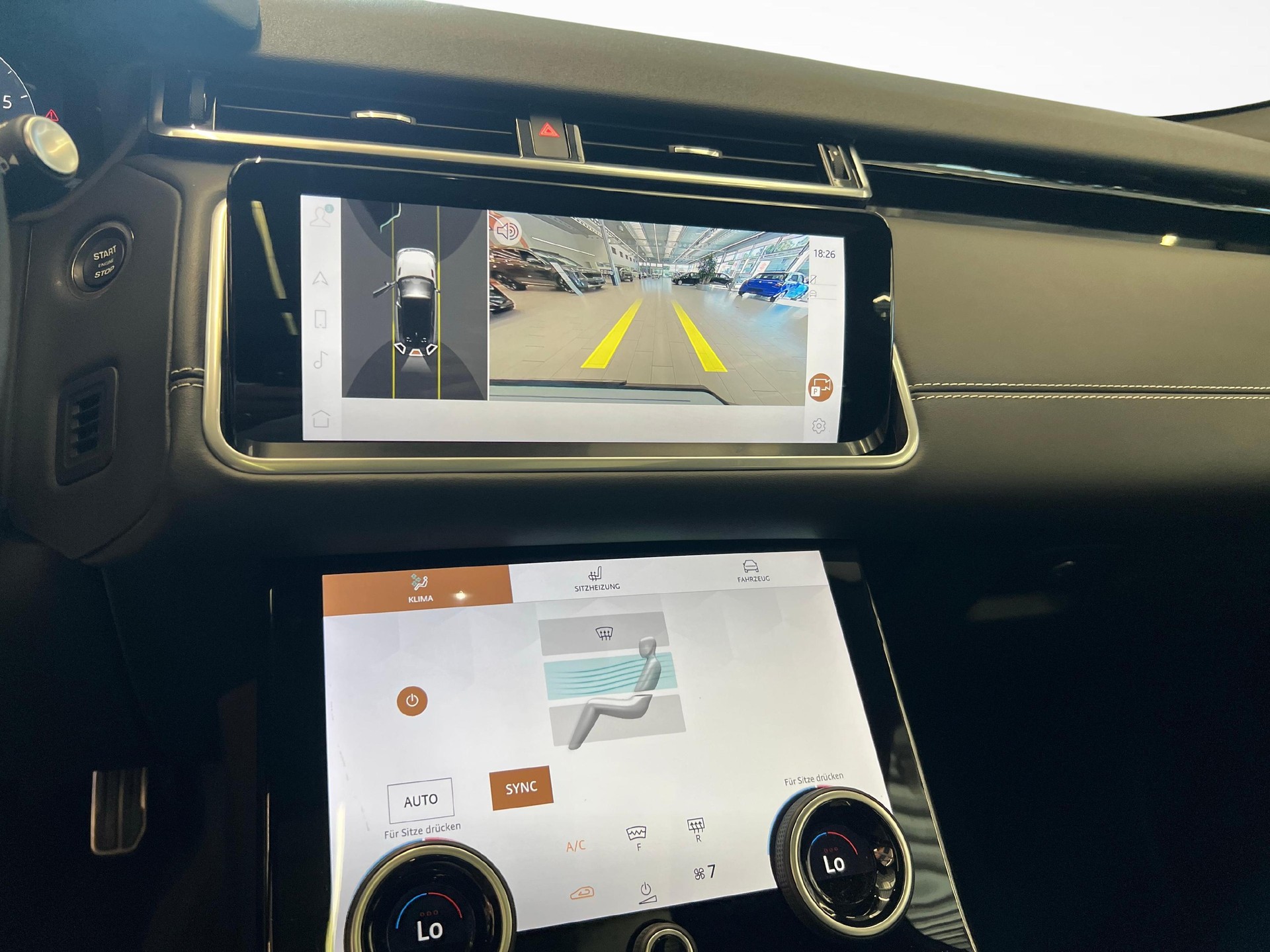 LAND ROVER Range Rover Velar 2.0 P400e R-Dynamic SE-image-12