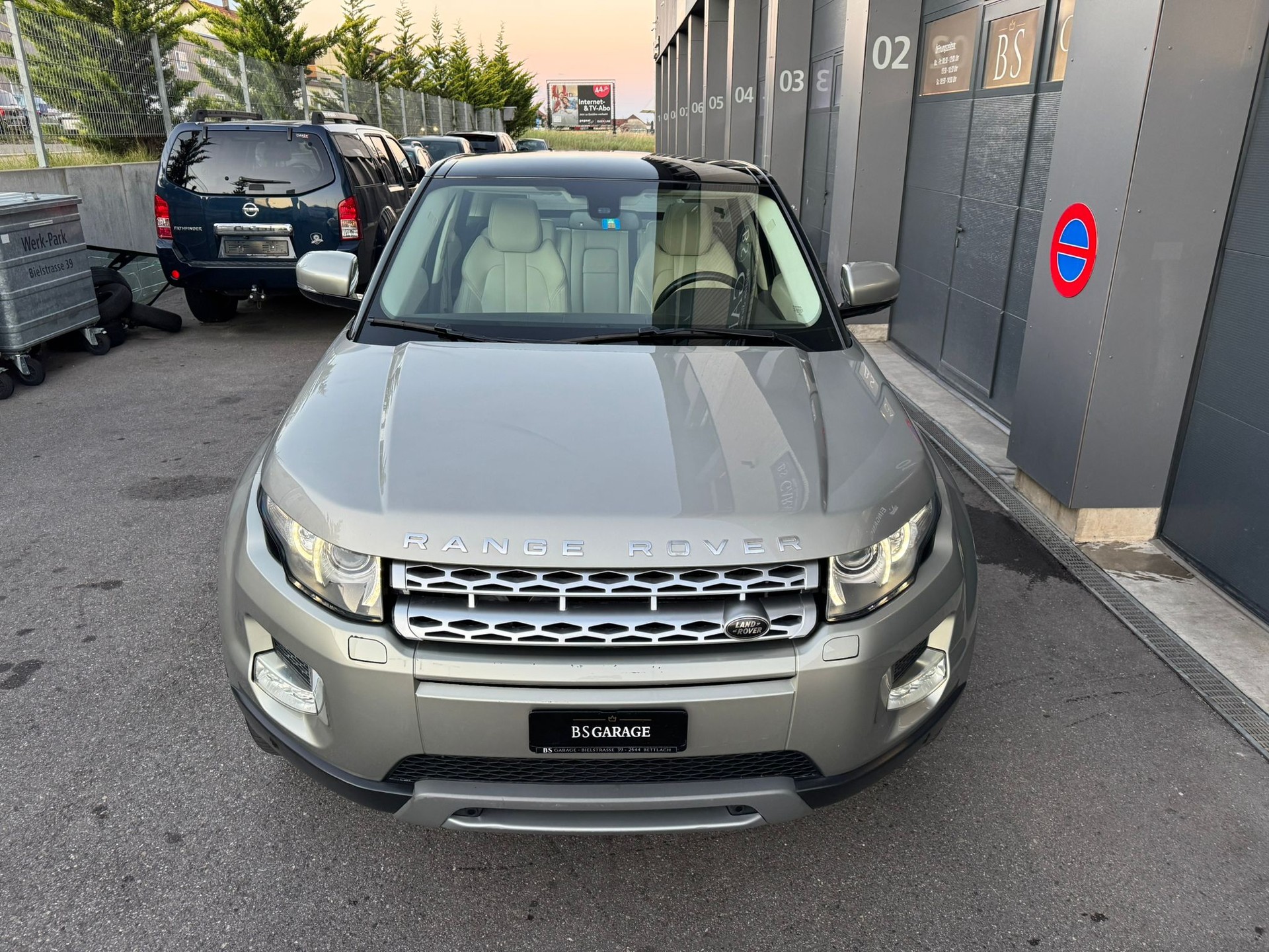 LAND ROVER Range Rover Evoque 2.0 Si4 Prestige AT6-image-2