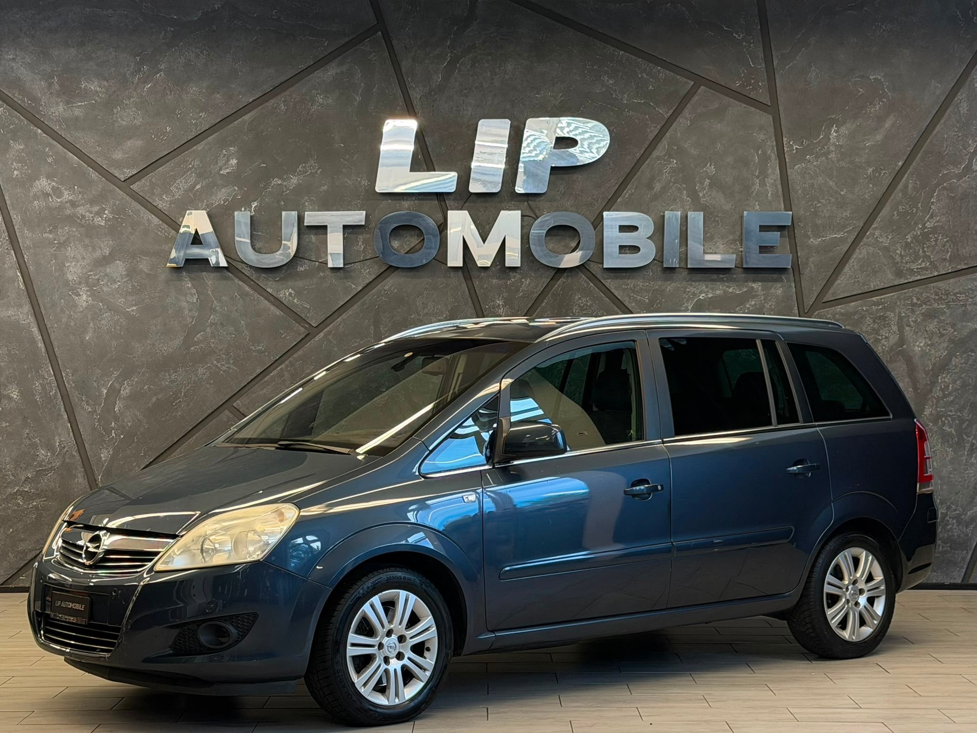 OPEL Zafira 2.2i 16V Enjoy Automatic-image-0