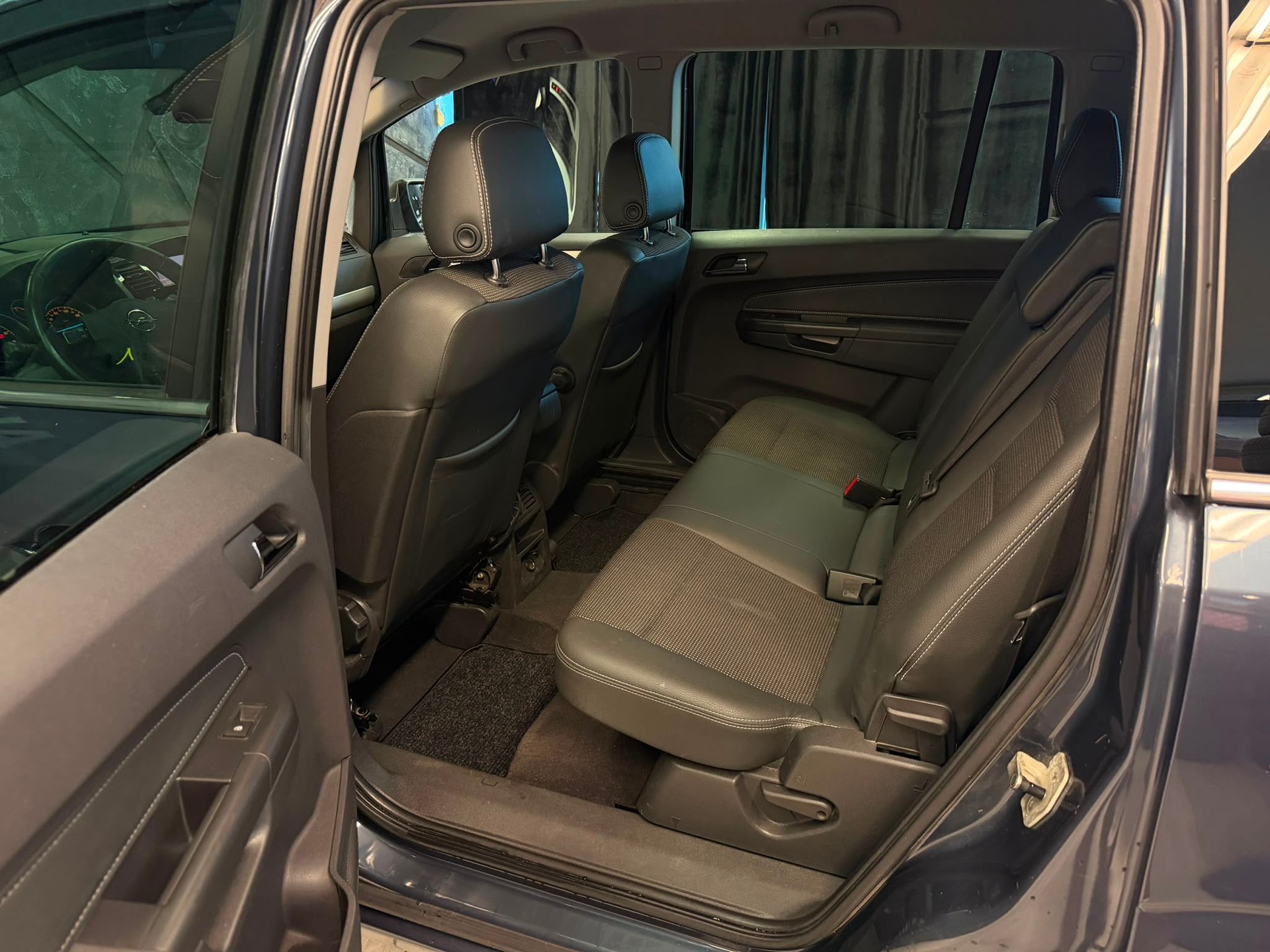 OPEL Zafira 2.2i 16V Enjoy Automatic-image-10