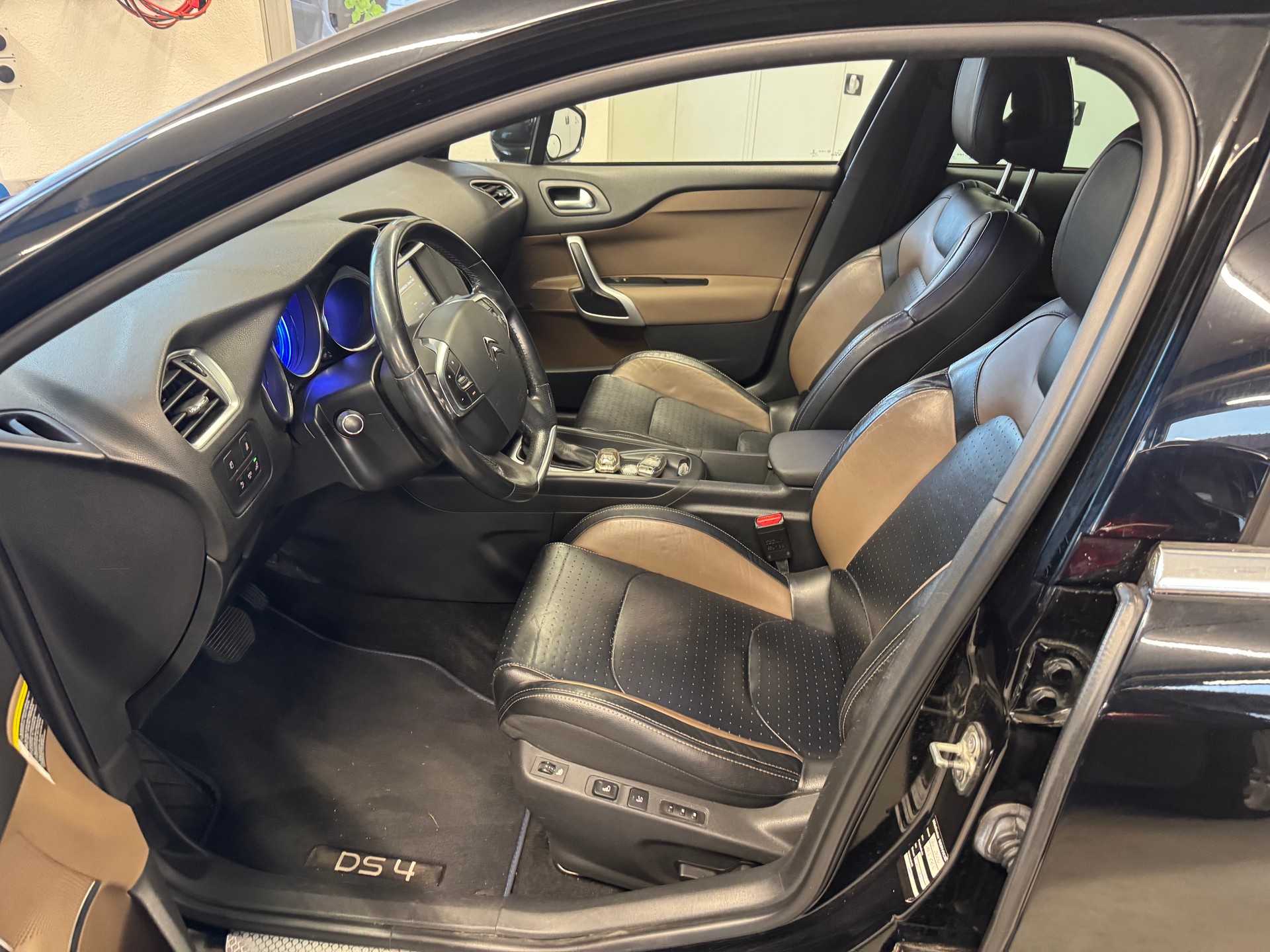 DS AUTOMOBILES DS 4 1.6 THP Sport Chic Automatic-image-6