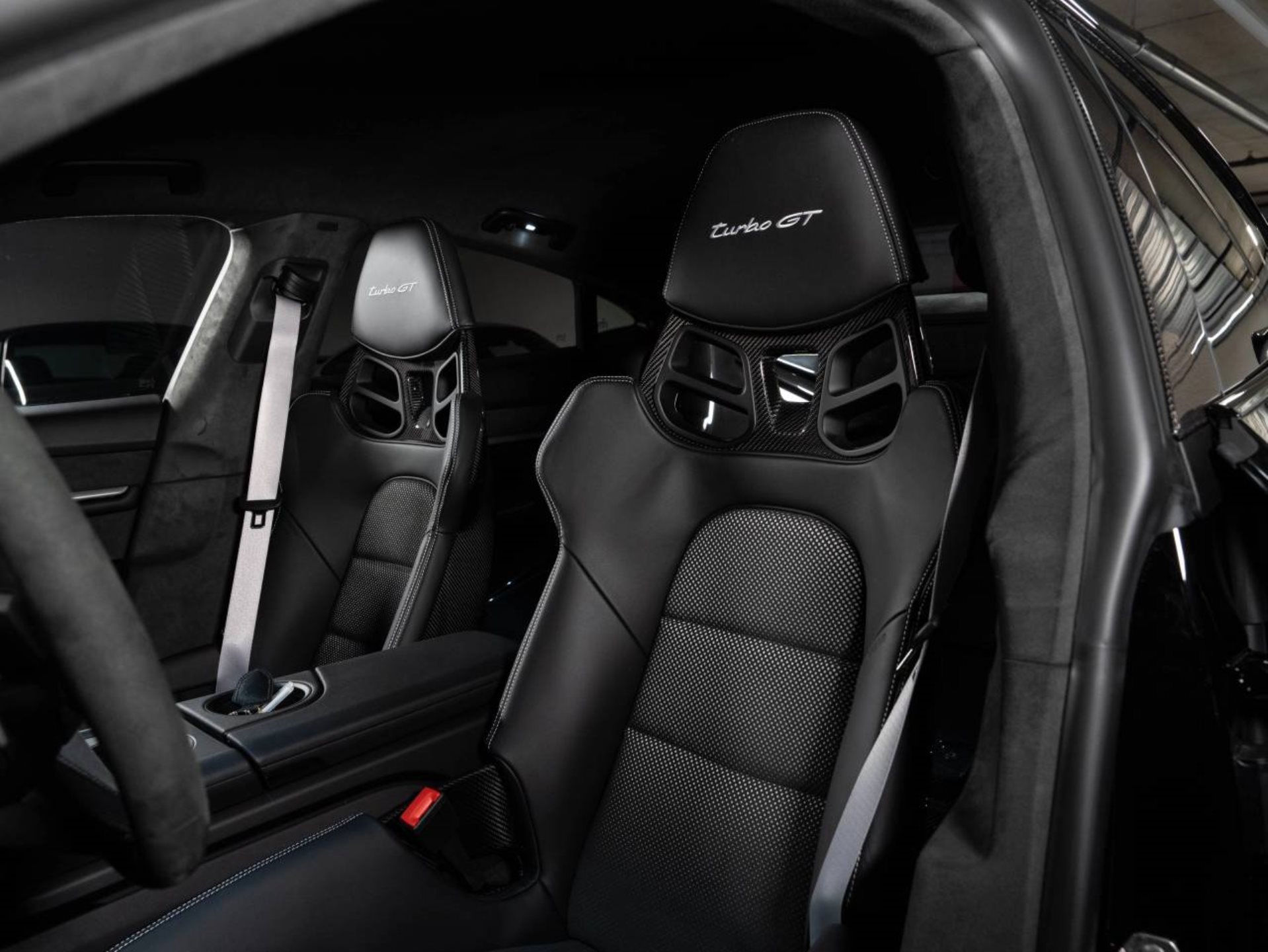 PORSCHE Taycan Turbo GT avec Paquet-Weissach-image-8