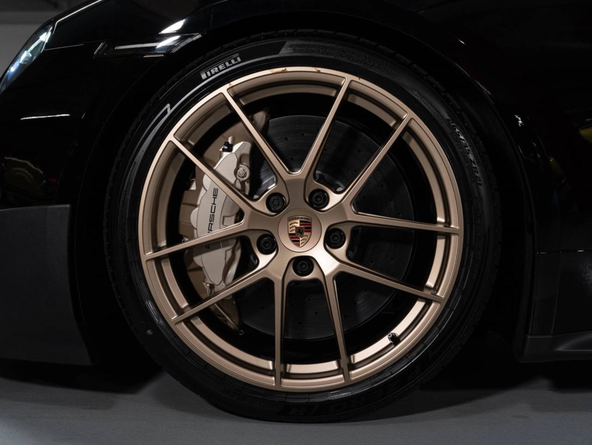 PORSCHE Taycan Turbo GT avec Paquet-Weissach-image-24