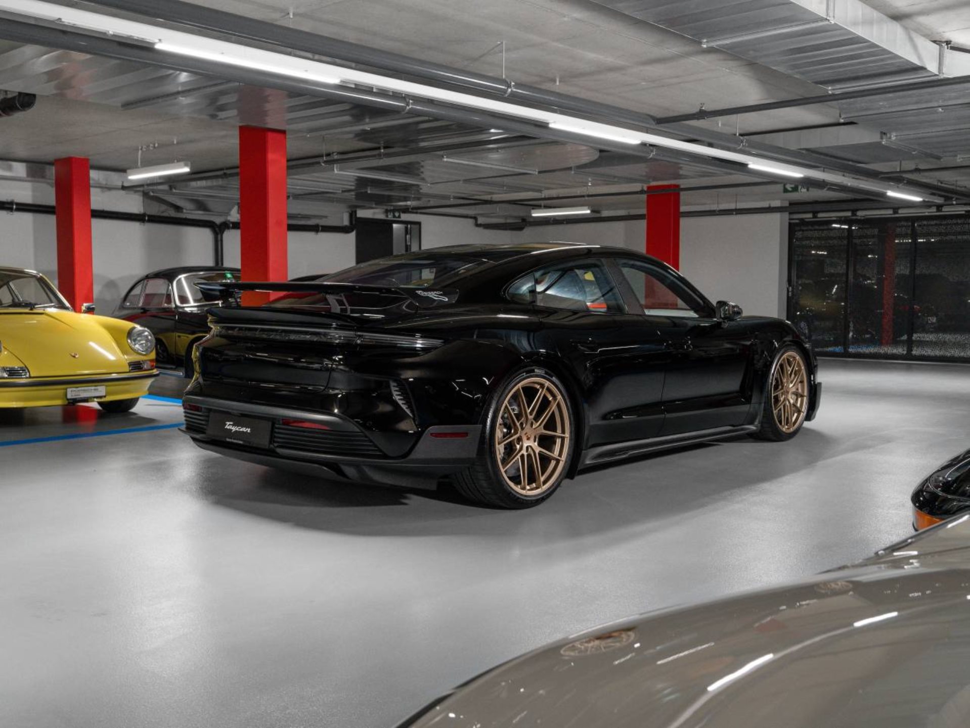 PORSCHE Taycan Turbo GT avec Paquet-Weissach-image-2