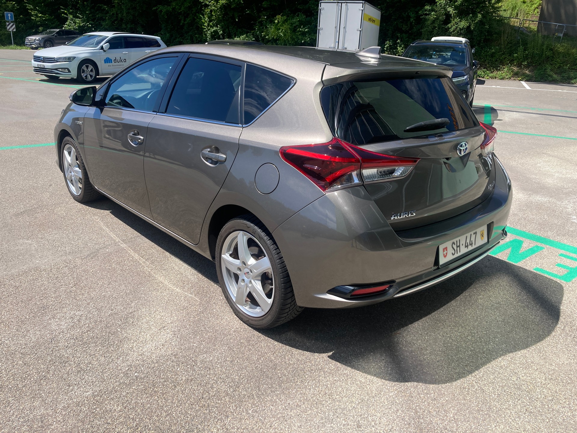 TOYOTA Auris 1.8 HSD Trend e-CVT-image-4