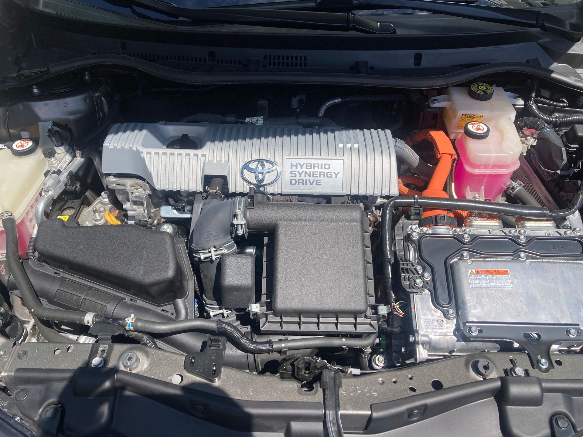 TOYOTA Auris 1.8 HSD Trend e-CVT-image-18