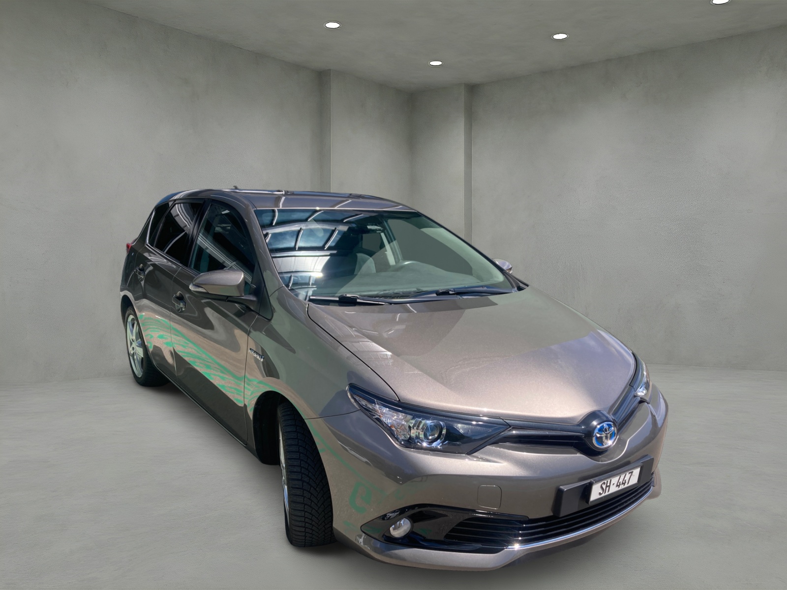 TOYOTA Auris 1.8 HSD Trend e-CVT-image-0
