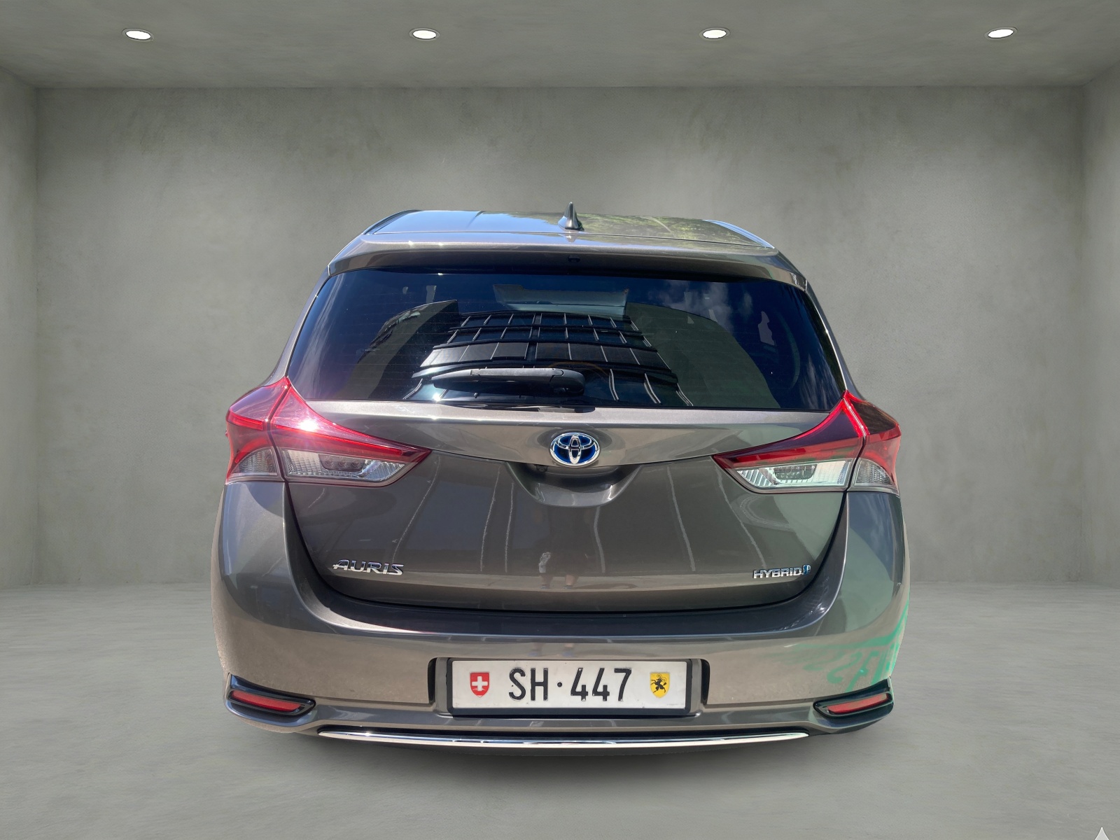 TOYOTA Auris 1.8 HSD Trend e-CVT-image-4