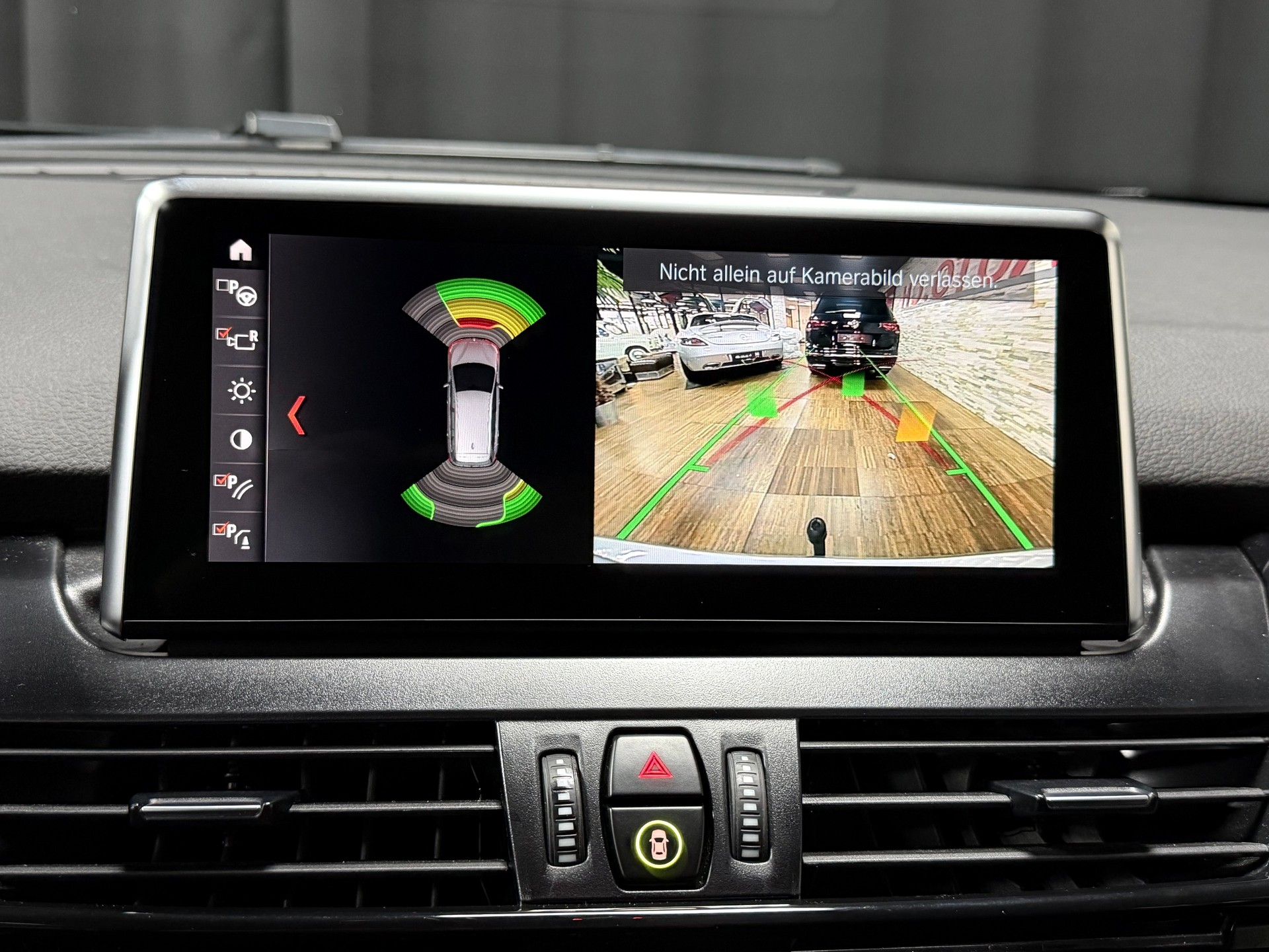 BMW 220d xDrive Gran Tourer Steptronic Sport Line-image-16