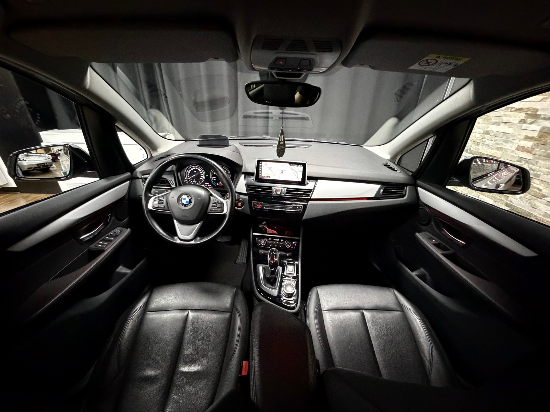 BMW 220d xDrive Gran Tourer Steptronic Sport Line-image-23