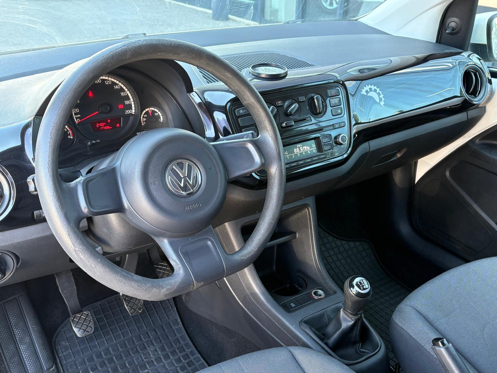 VW Up 1.0 BMT white up-image-5