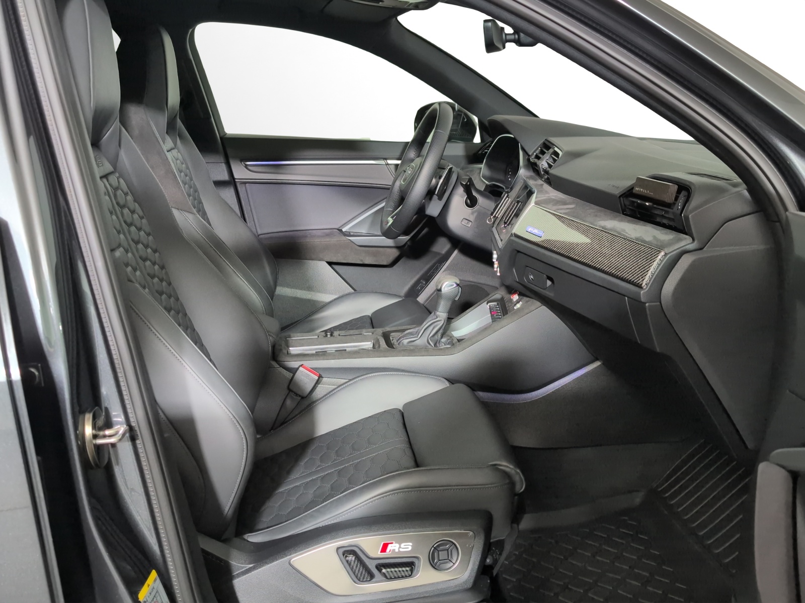 AUDI RS Q3 Sportback quattro S tronic-image-6