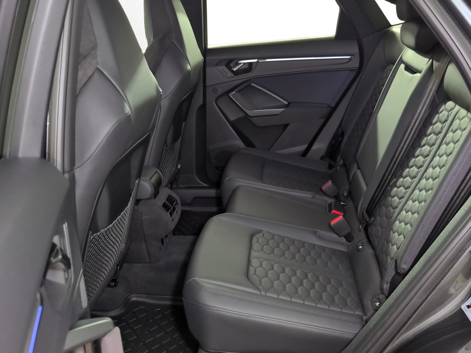 AUDI RS Q3 Sportback quattro S tronic-image-7