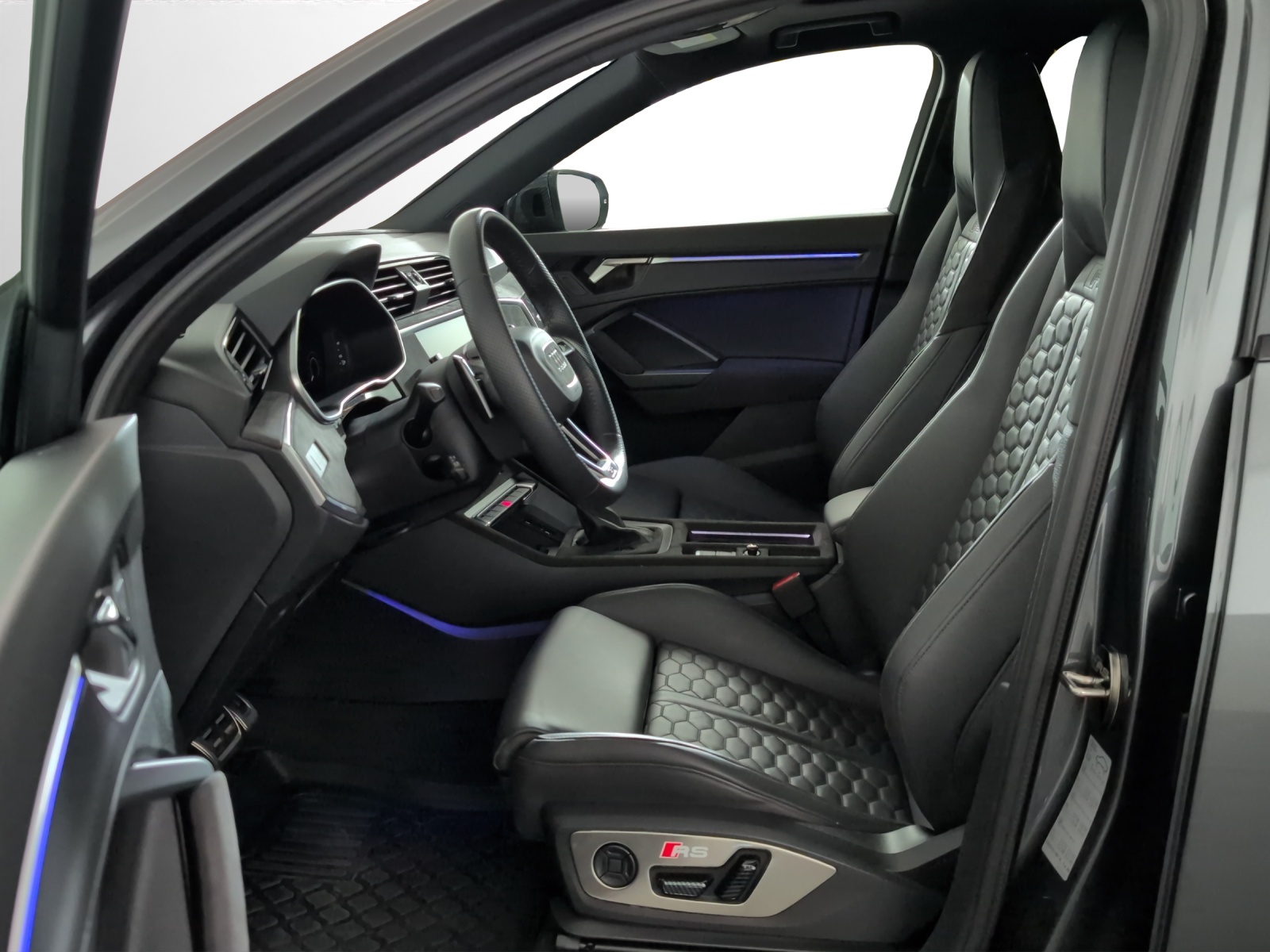 AUDI RS Q3 Sportback quattro S tronic-image-5