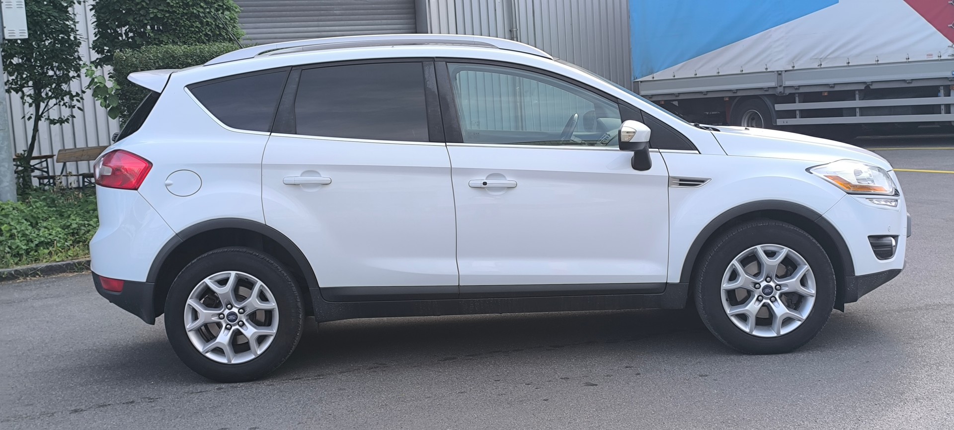 FORD Kuga 2.0 TDCi Titanium 4WD PowerShift-image-2