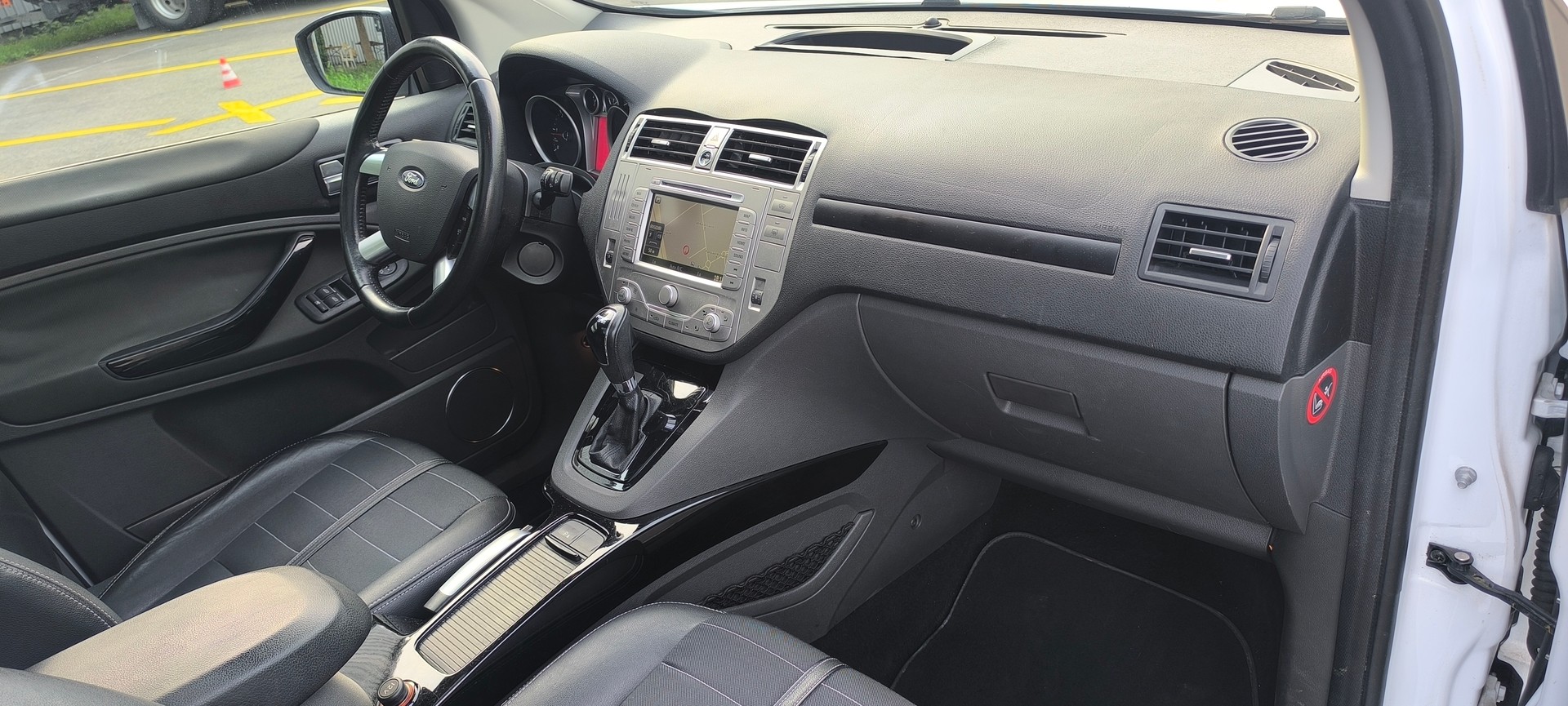 FORD Kuga 2.0 TDCi Titanium 4WD PowerShift-image-14