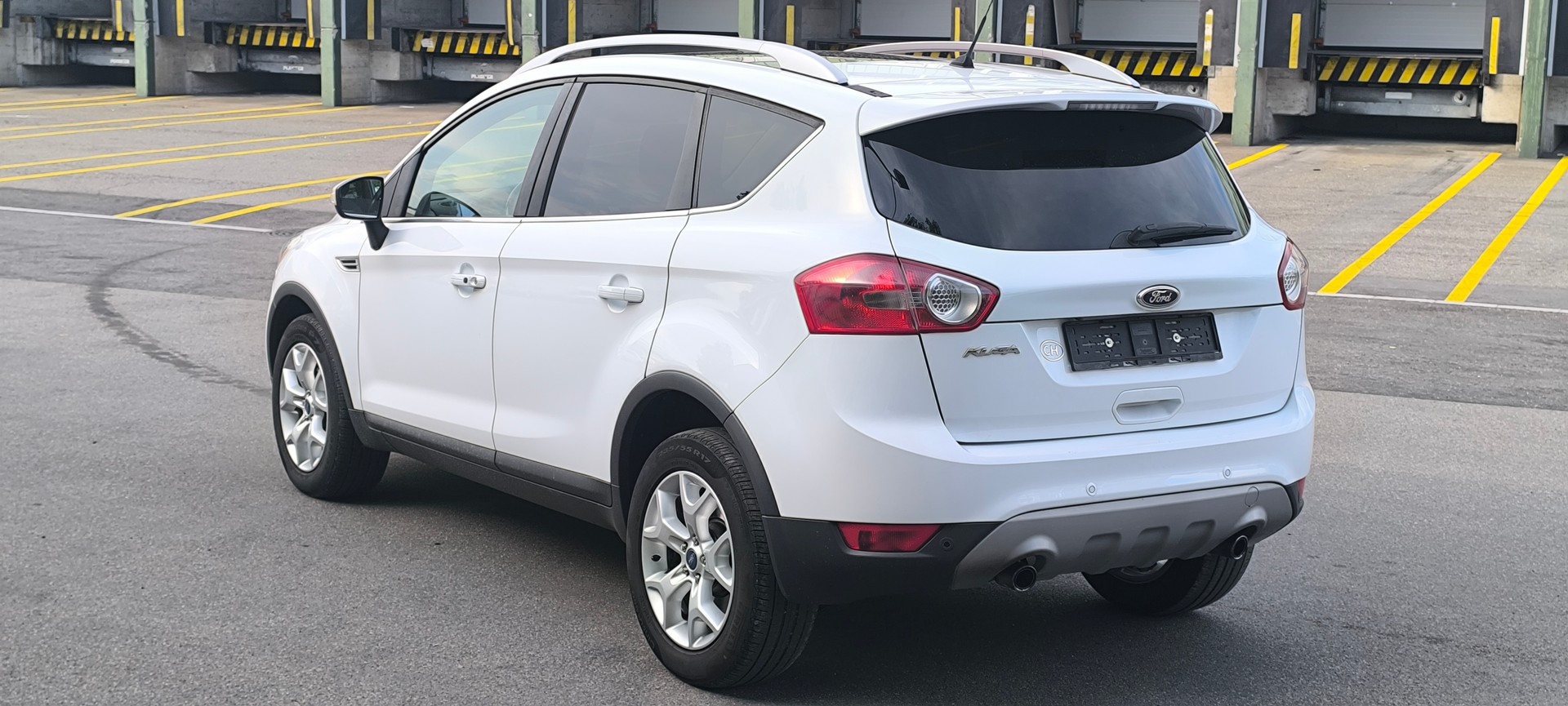 FORD Kuga 2.0 TDCi Titanium 4WD PowerShift-image-8