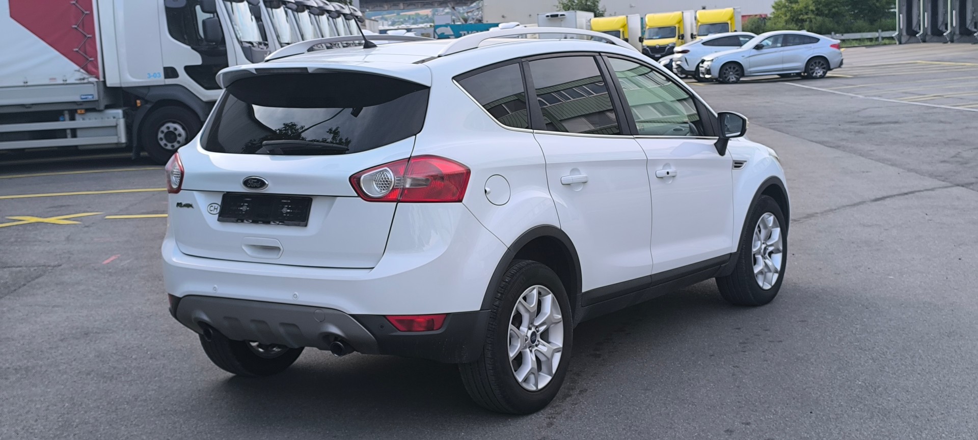 FORD Kuga 2.0 TDCi Titanium 4WD PowerShift-image-3
