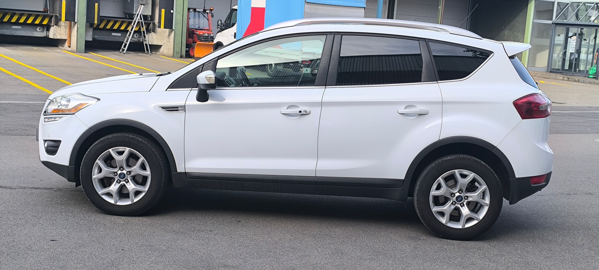 FORD Kuga 2.0 TDCi Titanium 4WD PowerShift-image-6