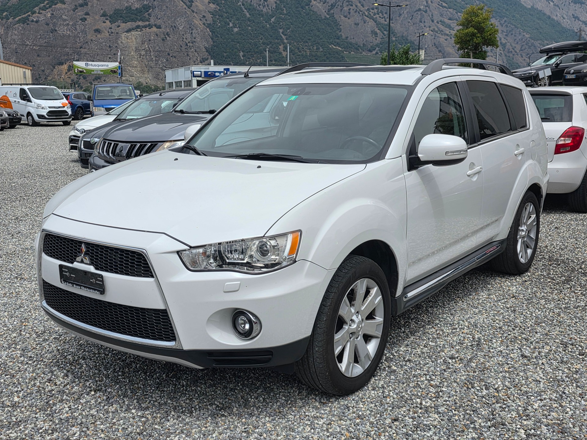 MITSUBISHI Outlander 2.2 DID Navigator 4WD TC-SST-image-0