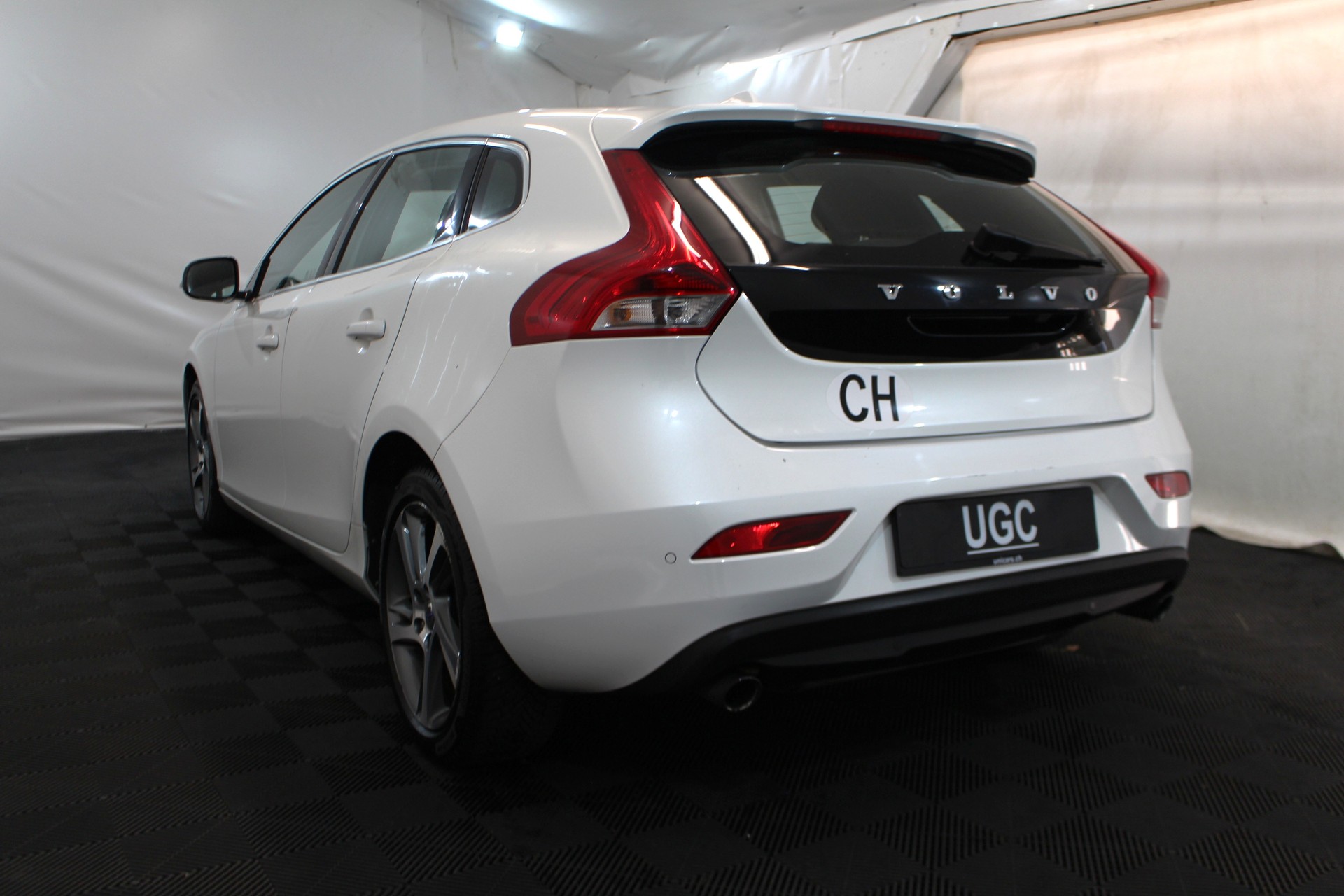 VOLVO V40 1.6 T4 Momentum S/S-showroom-element-3