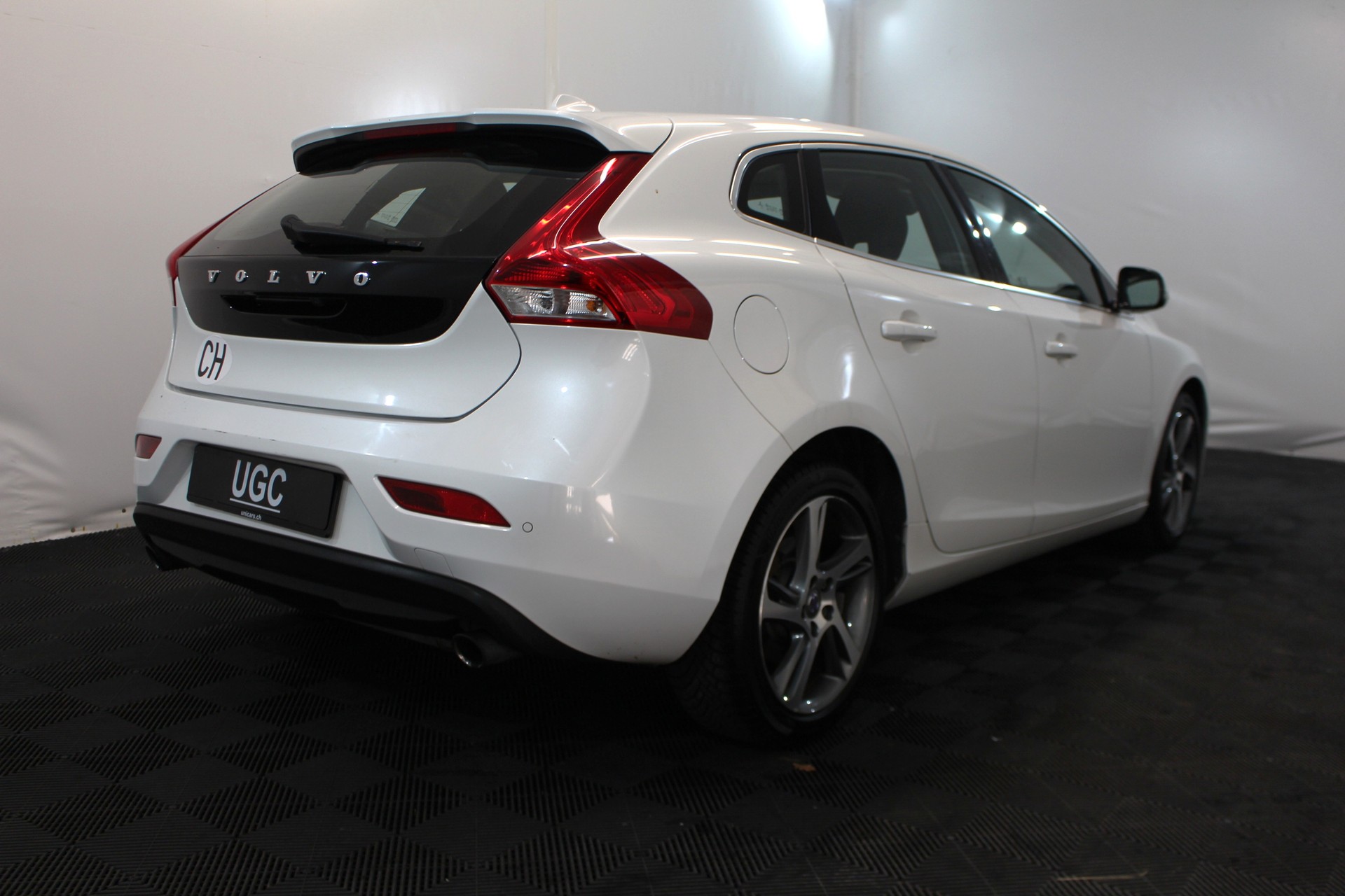 VOLVO V40 1.6 T4 Momentum S/S-image-5