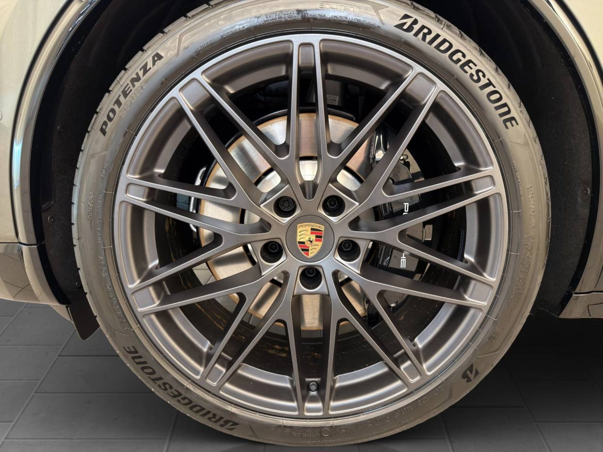 PORSCHE Macan GTS-image-10