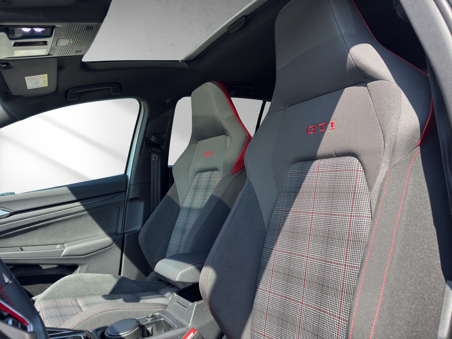 VW Golf 2.0 TSI GTI DSG-image-7