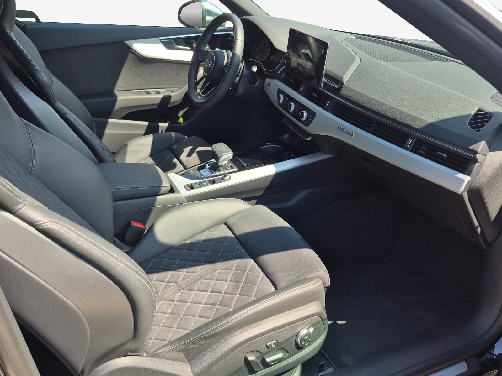 AUDI S5 Cabriolet 3.0 TFSI quattro tiptronic-image-13