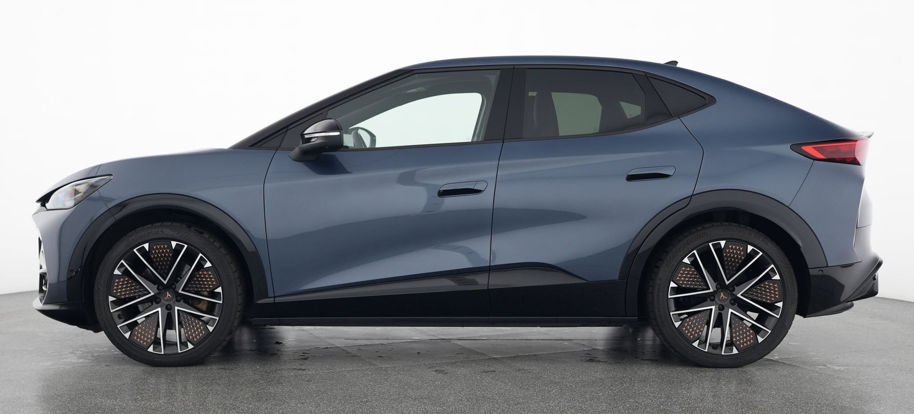 CUPRA Tavascan Type 10 77 kWh Extreme mit Ledersitzen und 5 Jahren Garantie-showroom-element-1