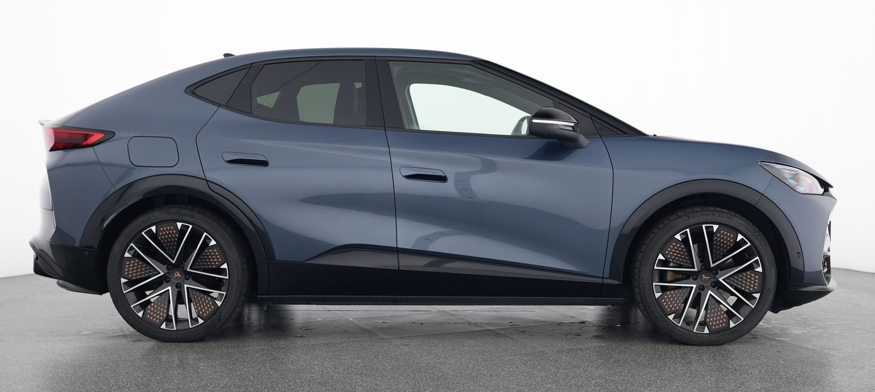 CUPRA Tavascan Type 10 77 kWh Extreme mit Ledersitzen und 5 Jahren Garantie-image-4