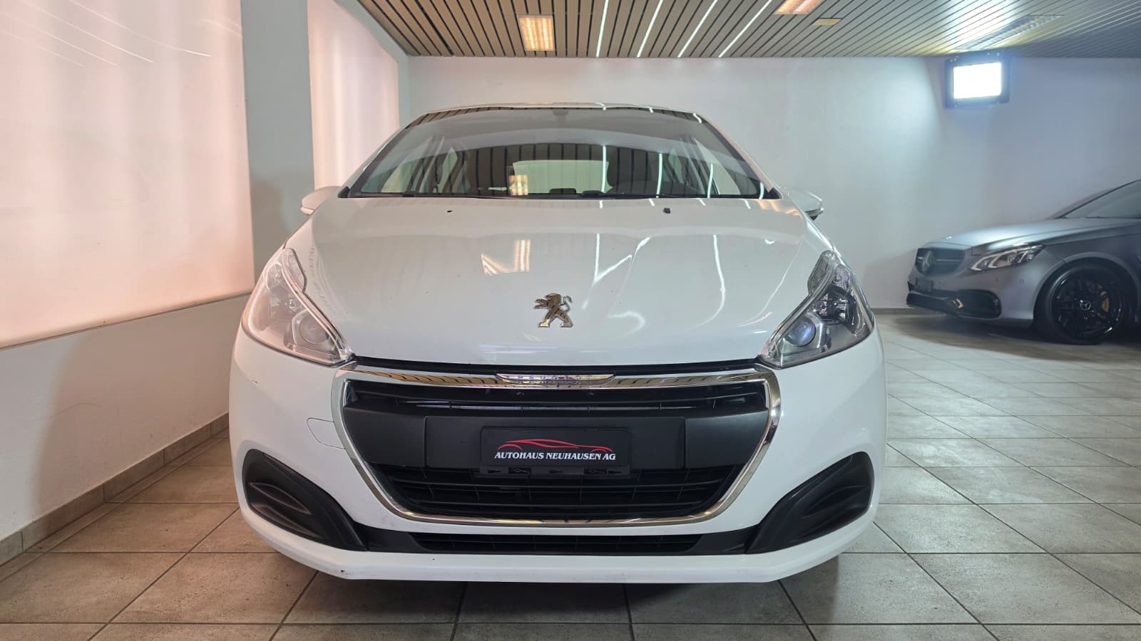 PEUGEOT 208 1.2 PureTech Style ETG5, Schweizer Fahrzeug, Frisch ab MFK und Frisch ab Service inkl neuem Zahnriemen-image-1