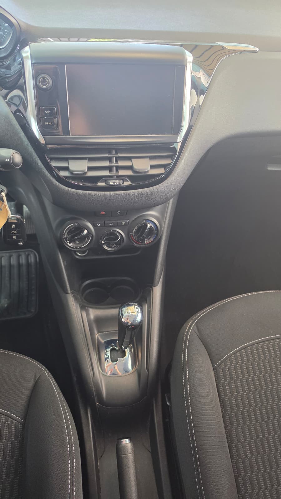 PEUGEOT 208 1.2 PureTech Style ETG5, Schweizer Fahrzeug, Frisch ab MFK und Frisch ab Service inkl neuem Zahnriemen-image-7