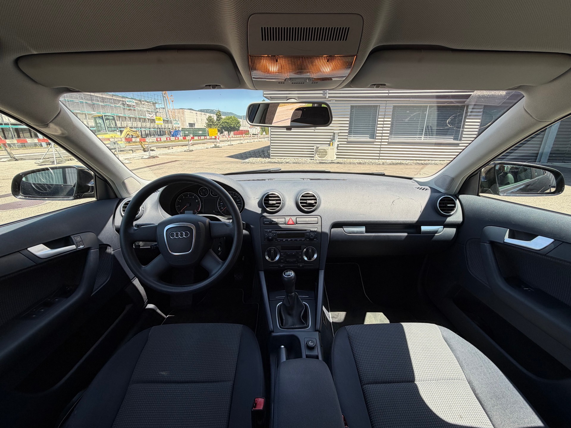 AUDI A3 Sportback 1.6 FSI Ambition-image-4