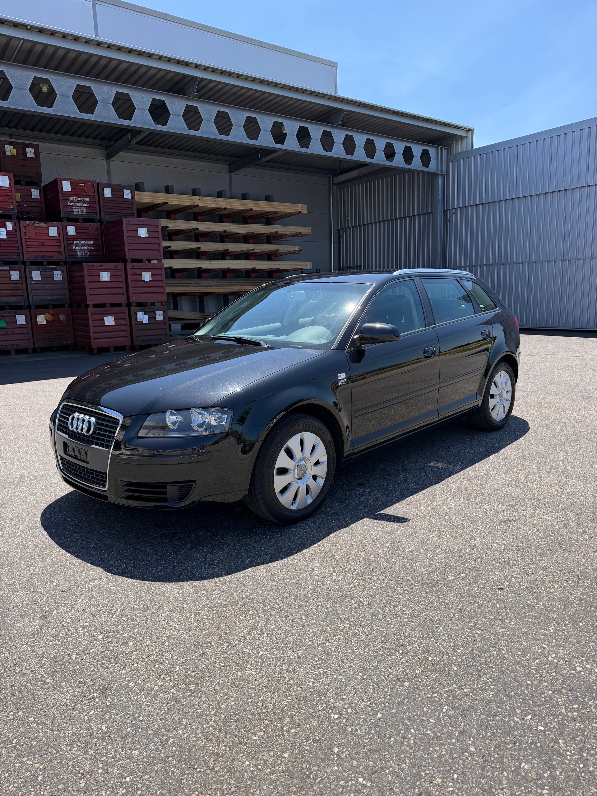 AUDI A3 Sportback 1.6 FSI Ambition-image-0