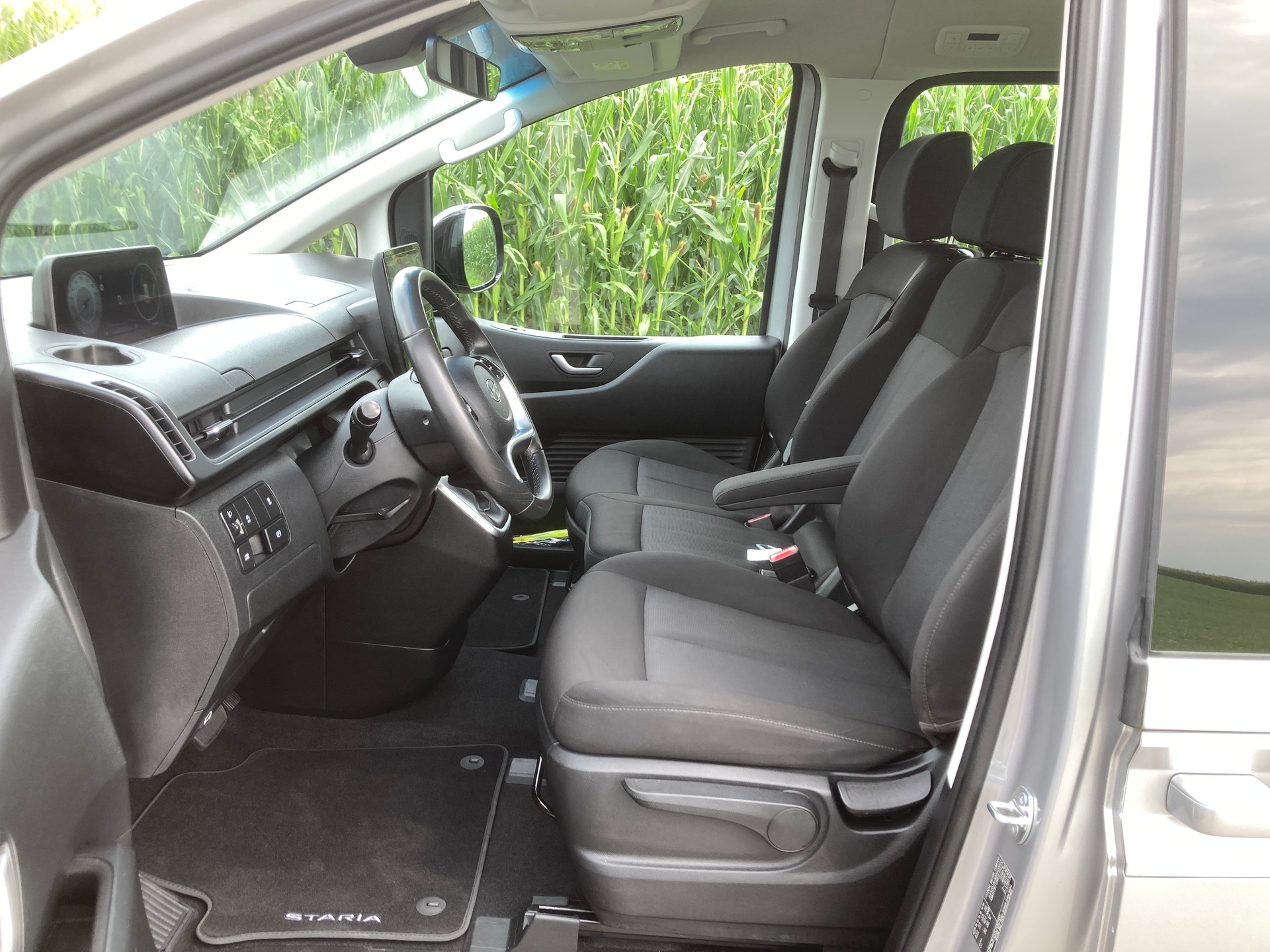 HYUNDAI Staria Premium 2.2 CRDi Amplia 4WD A 9 Sitzer-image-8