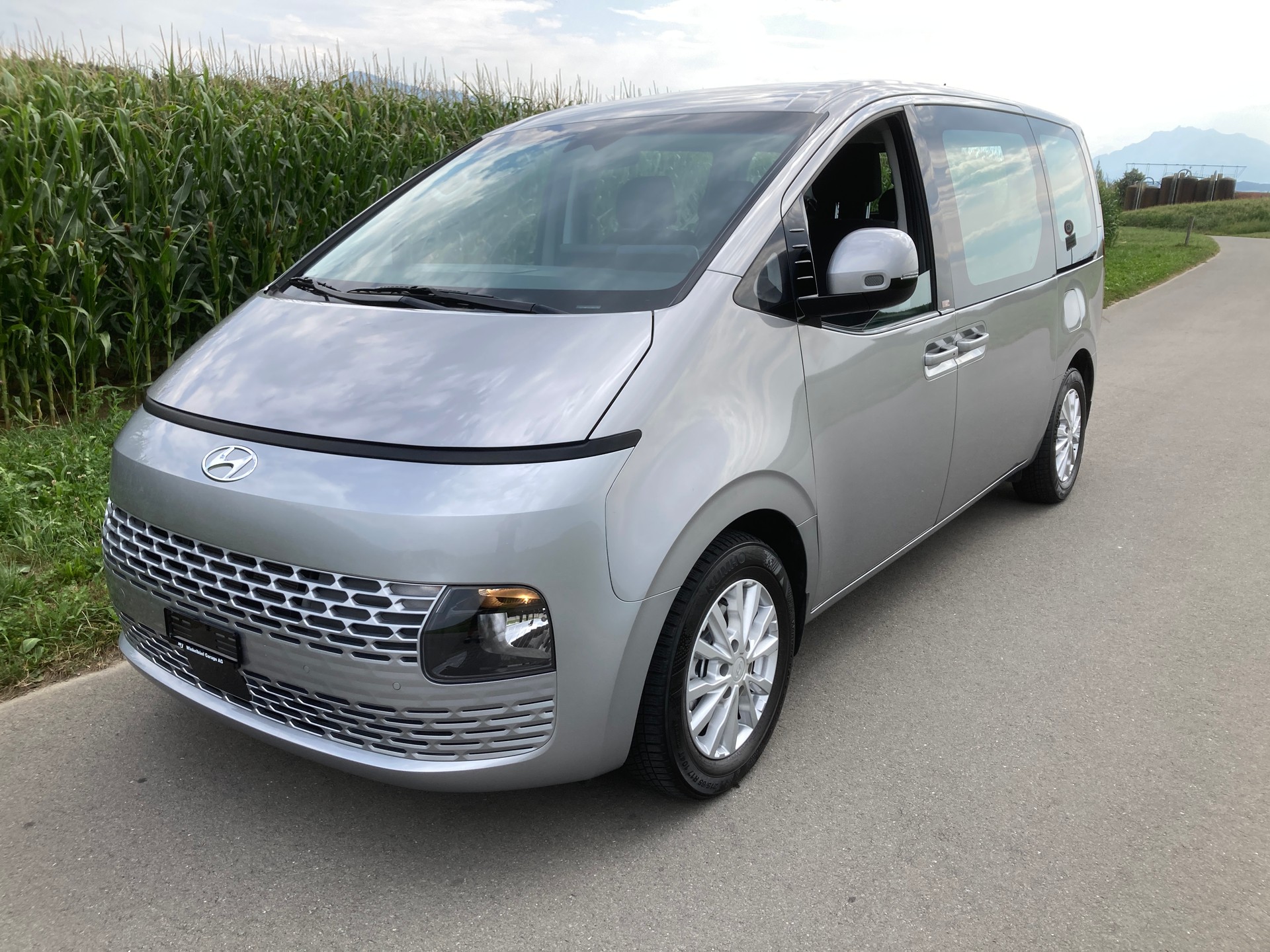 HYUNDAI Staria Premium 2.2 CRDi Amplia 4WD A 9 Sitzer