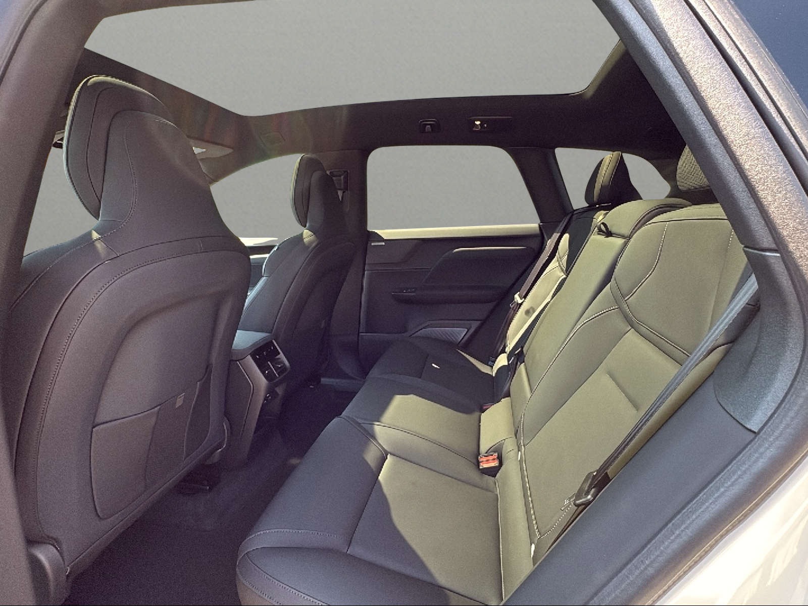VOLVO EX60 P10 TWIN AWD 95 kW/h ULTRA-image-5