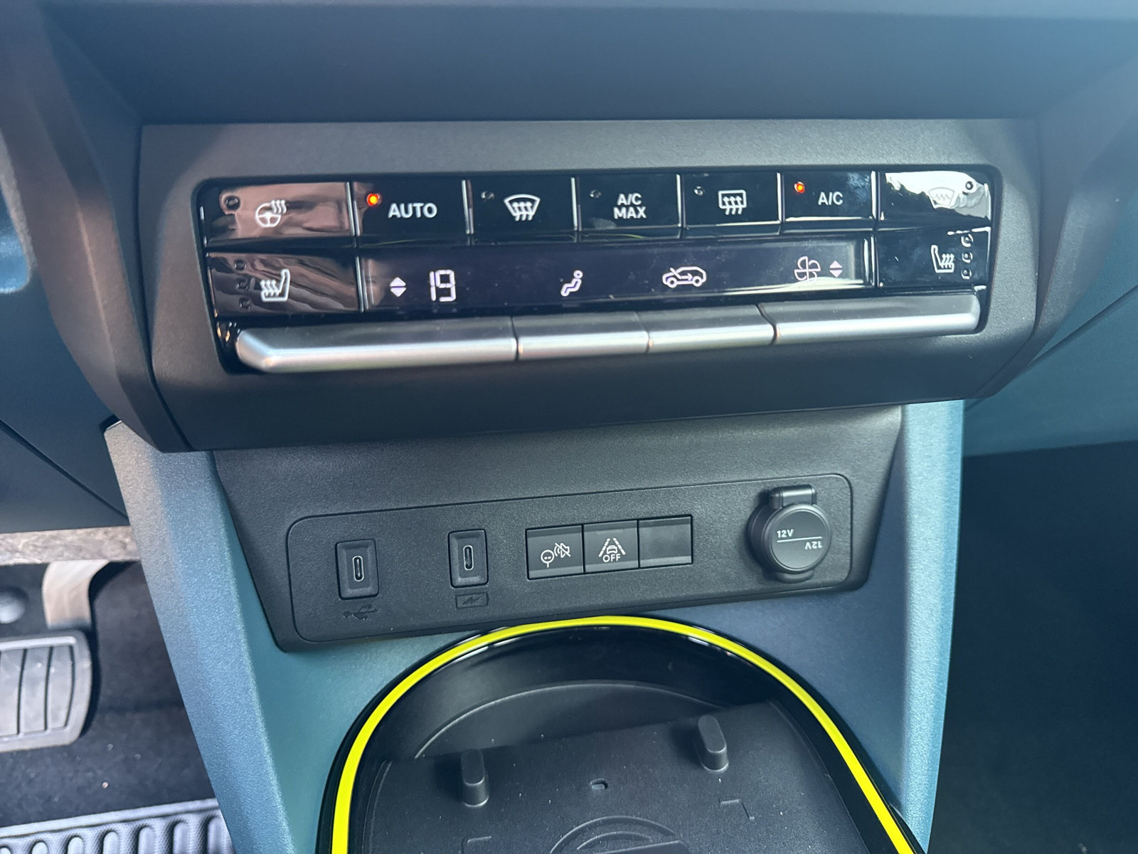 FIAT Grande Panda 1.2 Hybrid La Prima-image-13