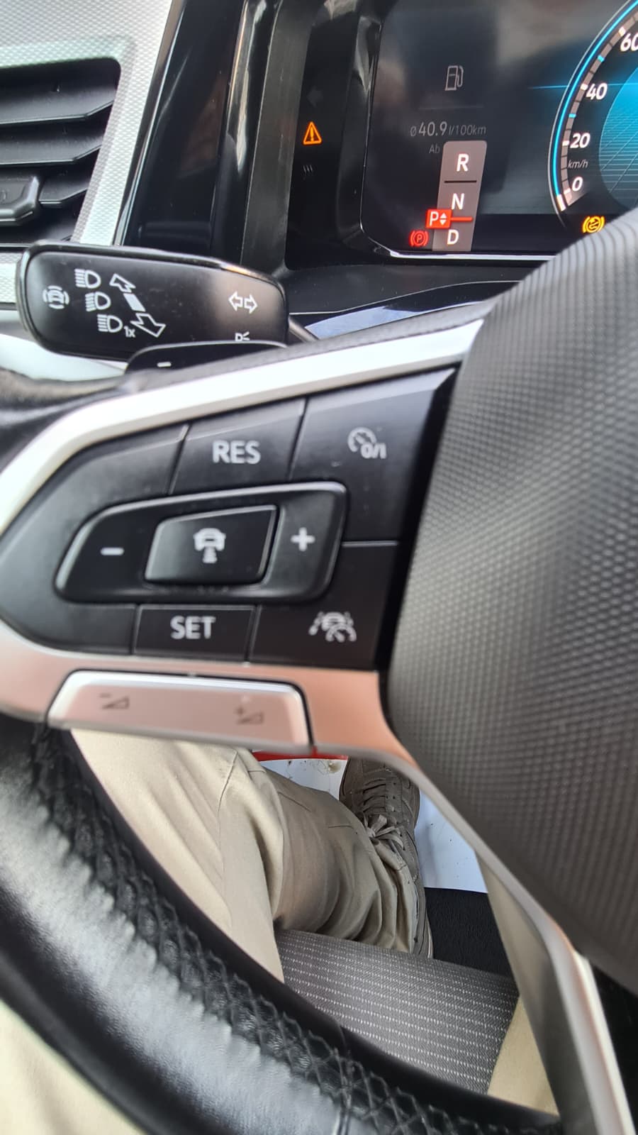 VW Multivan 2.0 TDI Liberty DSG Lang ** 7-Plätzer ** Gr-Navi ** RF-Kamera ** Anh-Kupplung ** Neues Modell 2023 **-image-11