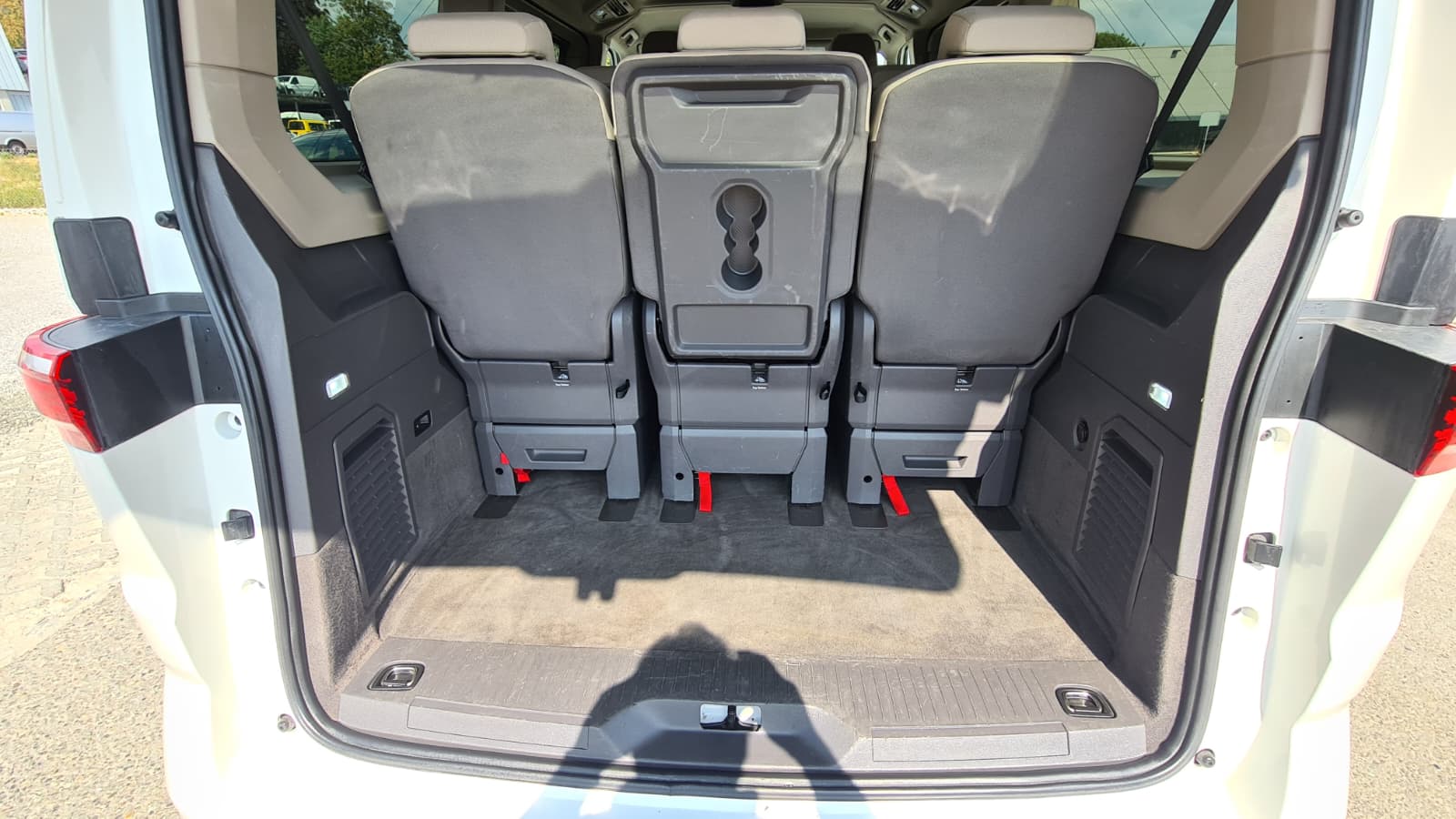 VW Multivan 2.0 TDI Liberty DSG Lang ** 7-Plätzer ** Gr-Navi ** RF-Kamera ** Anh-Kupplung ** Neues Modell 2023 **-image-10