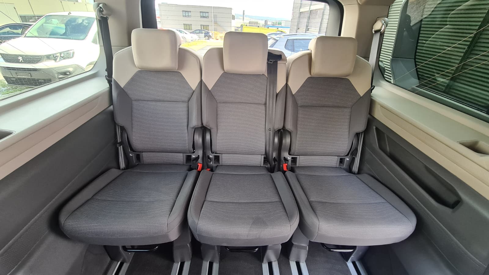 VW Multivan 2.0 TDI Liberty DSG Lang ** 7-Plätzer ** Gr-Navi ** RF-Kamera ** Anh-Kupplung ** Neues Modell 2023 **-image-20