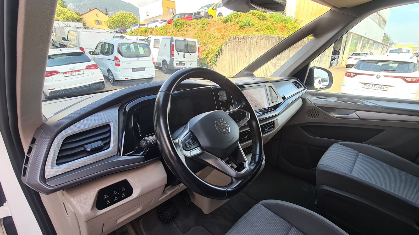 VW Multivan 2.0 TDI Liberty DSG Lang ** 7-Plätzer ** Gr-Navi ** RF-Kamera ** Anh-Kupplung ** Neues Modell 2023 **-image-16
