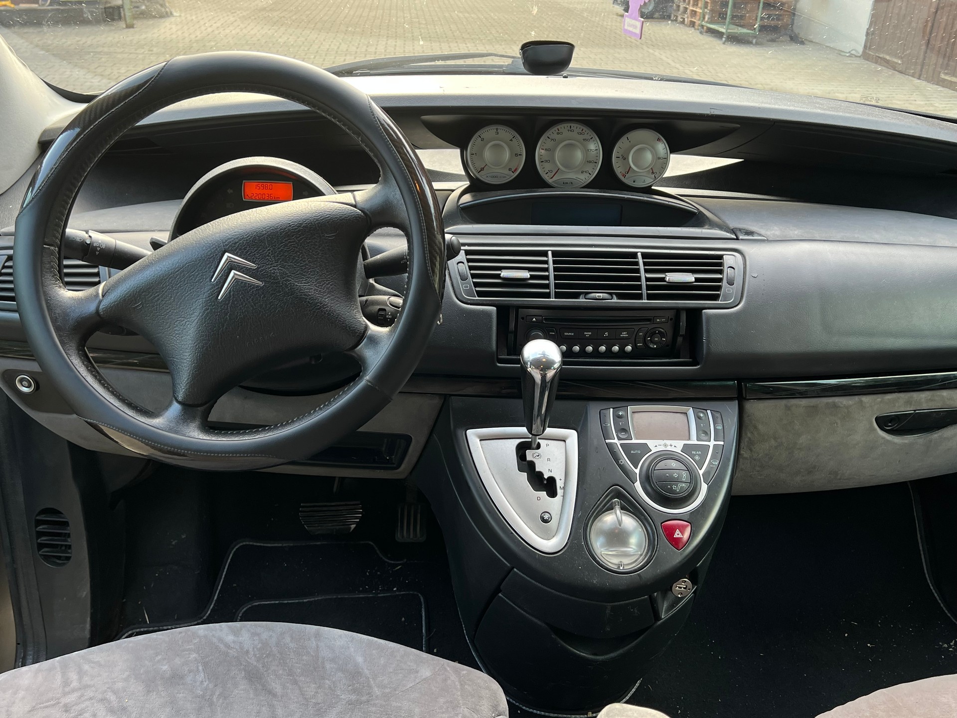 CITROEN C8 2.2 16V HDi Chic (SX) Automatic-image-5