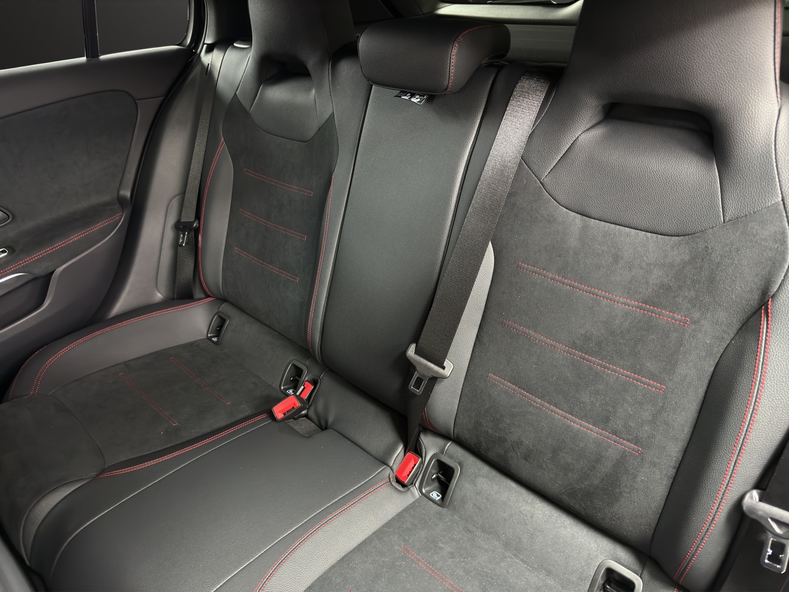 MERCEDES-BENZ A 200 Night Star 7G-DCT-image-14