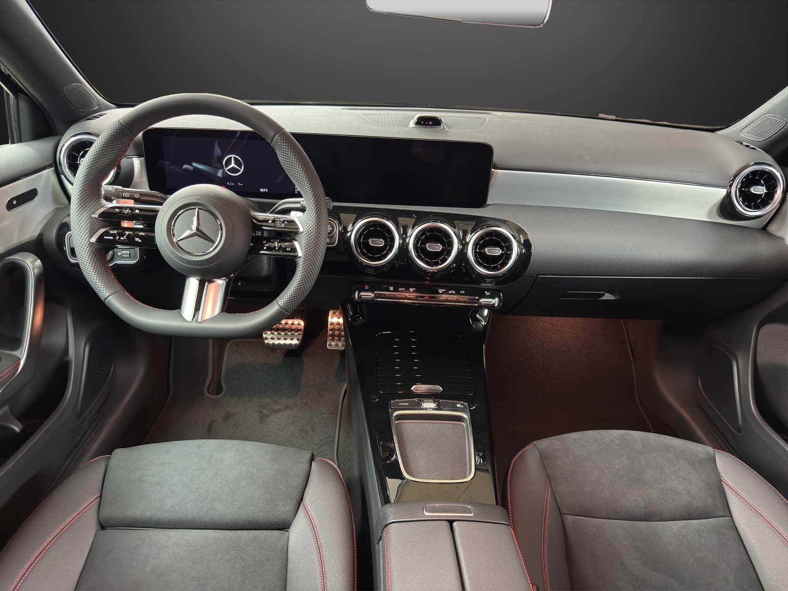 MERCEDES-BENZ A 200 Night Star 7G-DCT-image-10