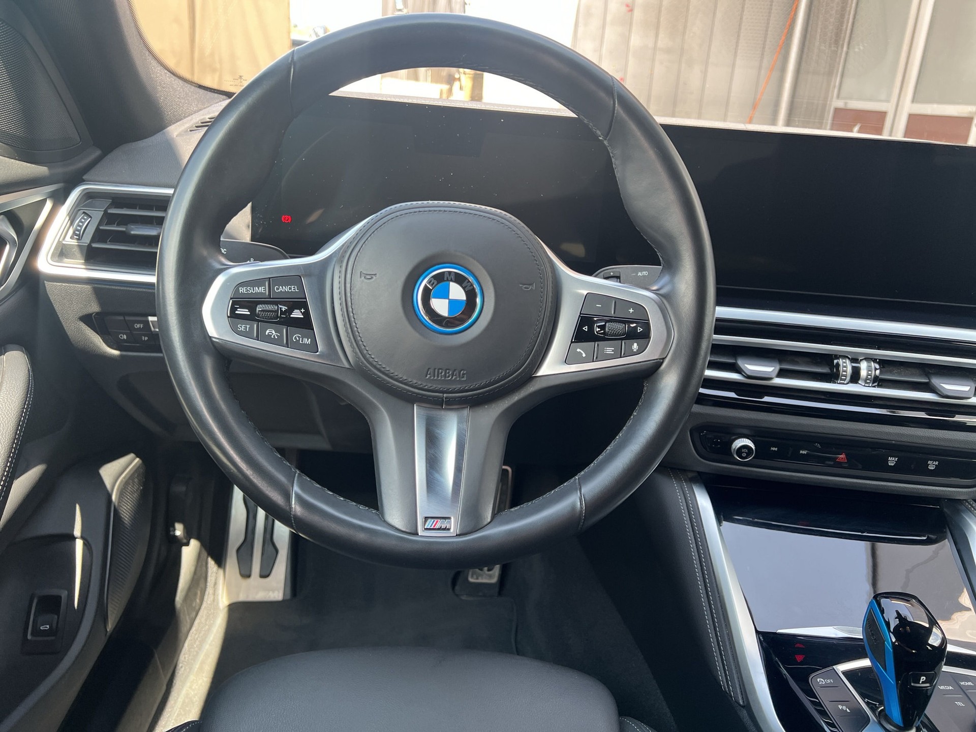 BMW i4 eDrive 40 M Sport Pro-image-11