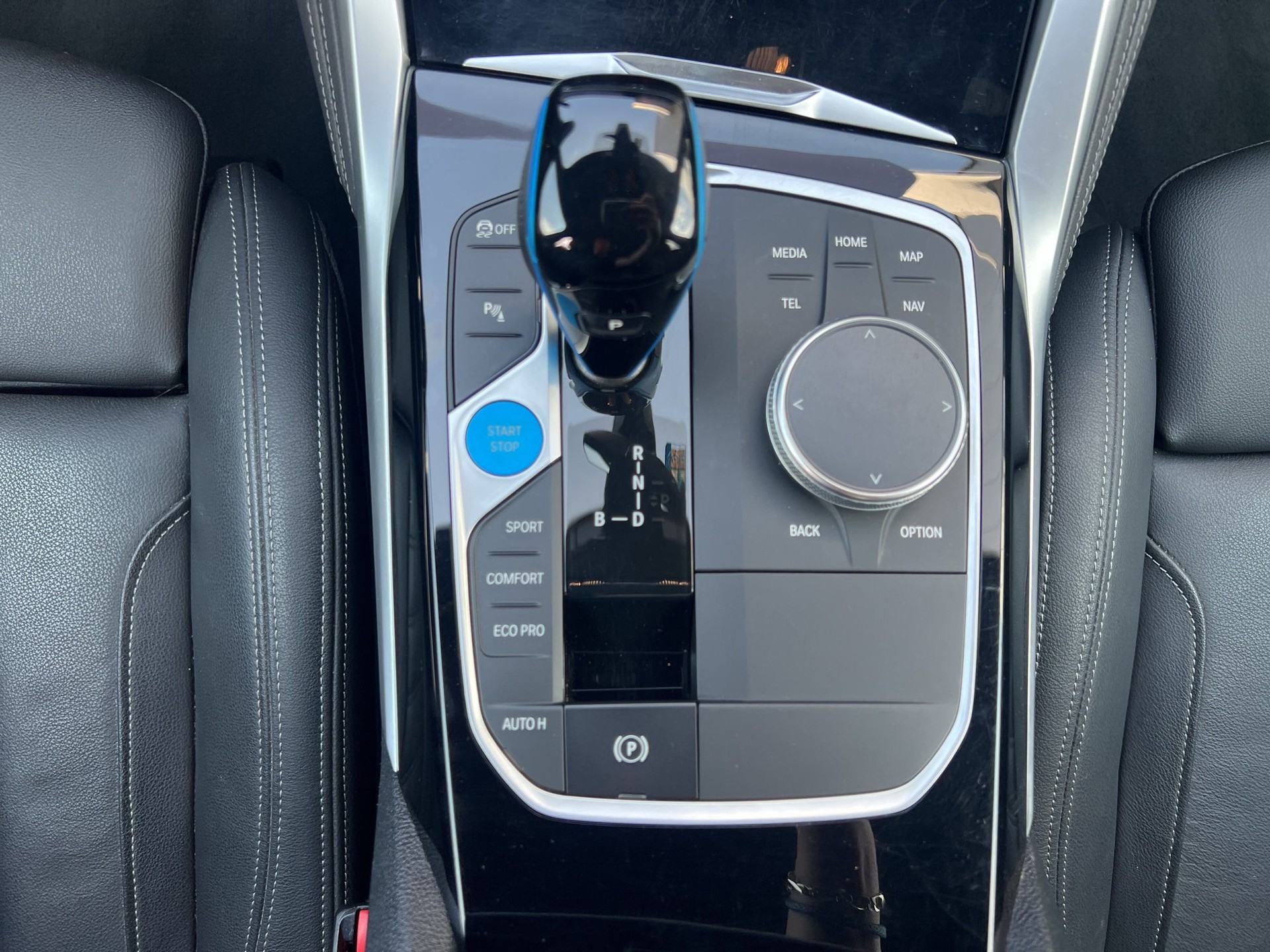 BMW i4 eDrive 40 M Sport Pro-image-12