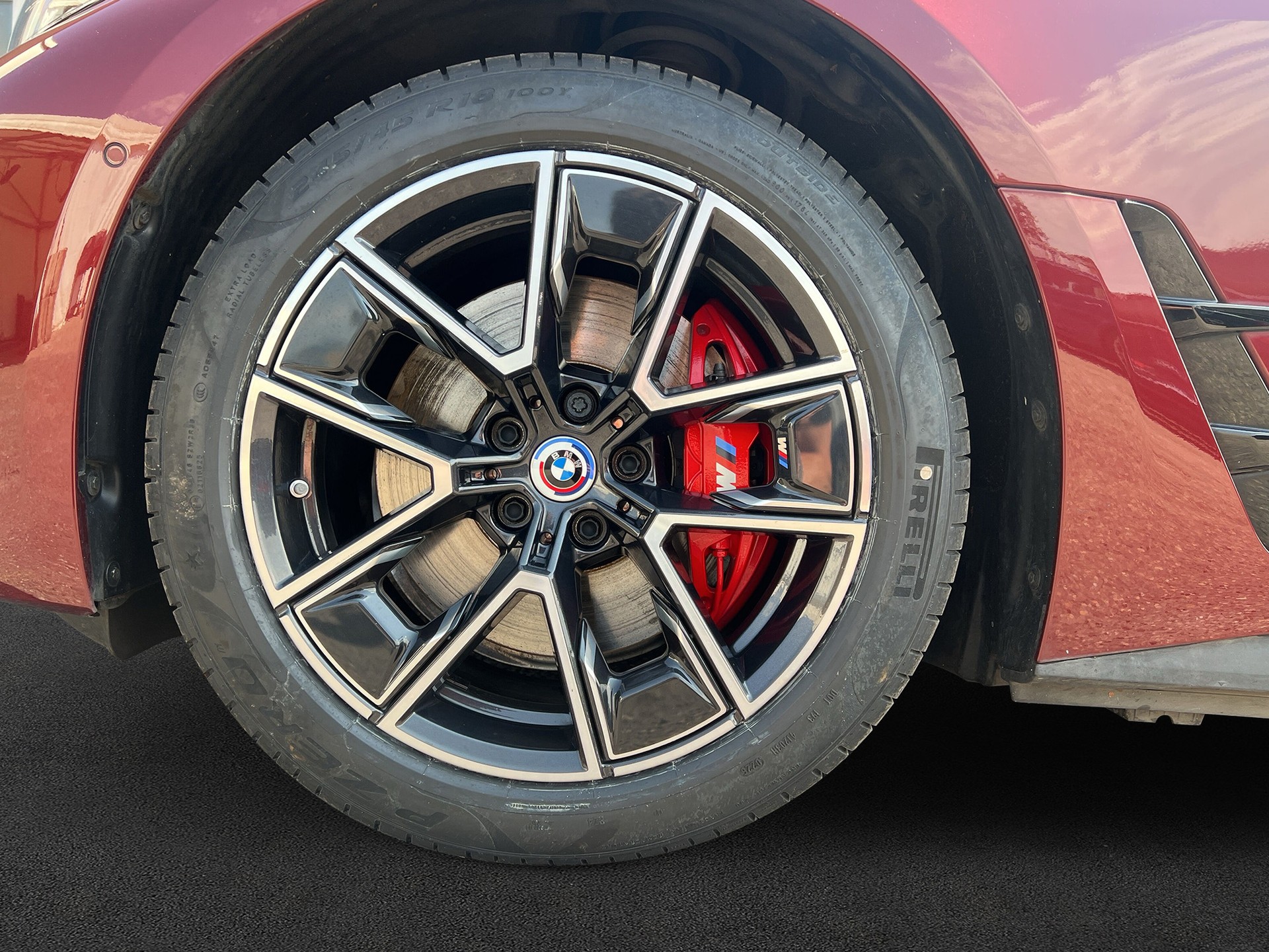 BMW i4 eDrive 40 M Sport Pro-image-8